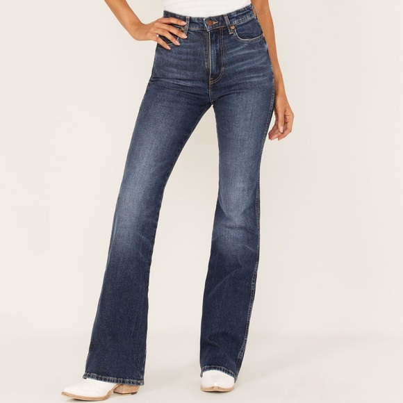 Wrangler Westwood Flare Jean - Picture 1 of 12